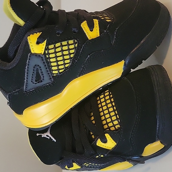 Jordan 4 Retro - Picture 2 of 4